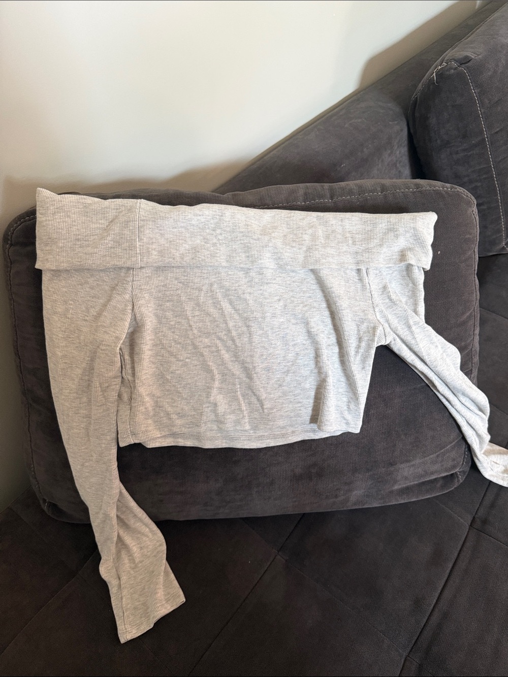 Garage Light Gray Off-Shoulder Ribbed Crop Top - Picture 3 of 3